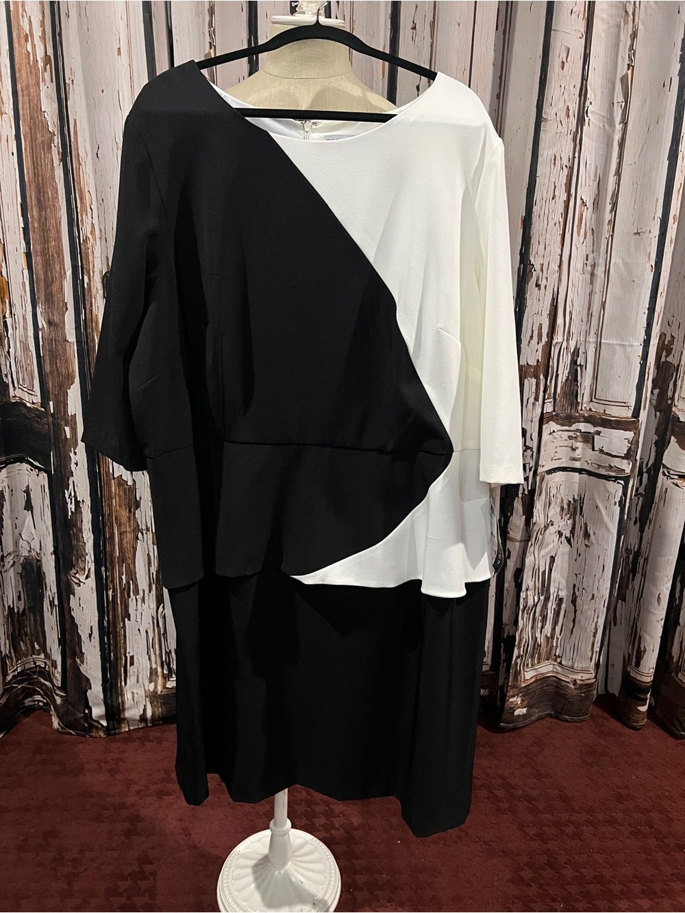 madison leigh Black & White Colorblock Long Sleeve Dress